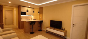 Evdo Apartments F4 Wooden Room